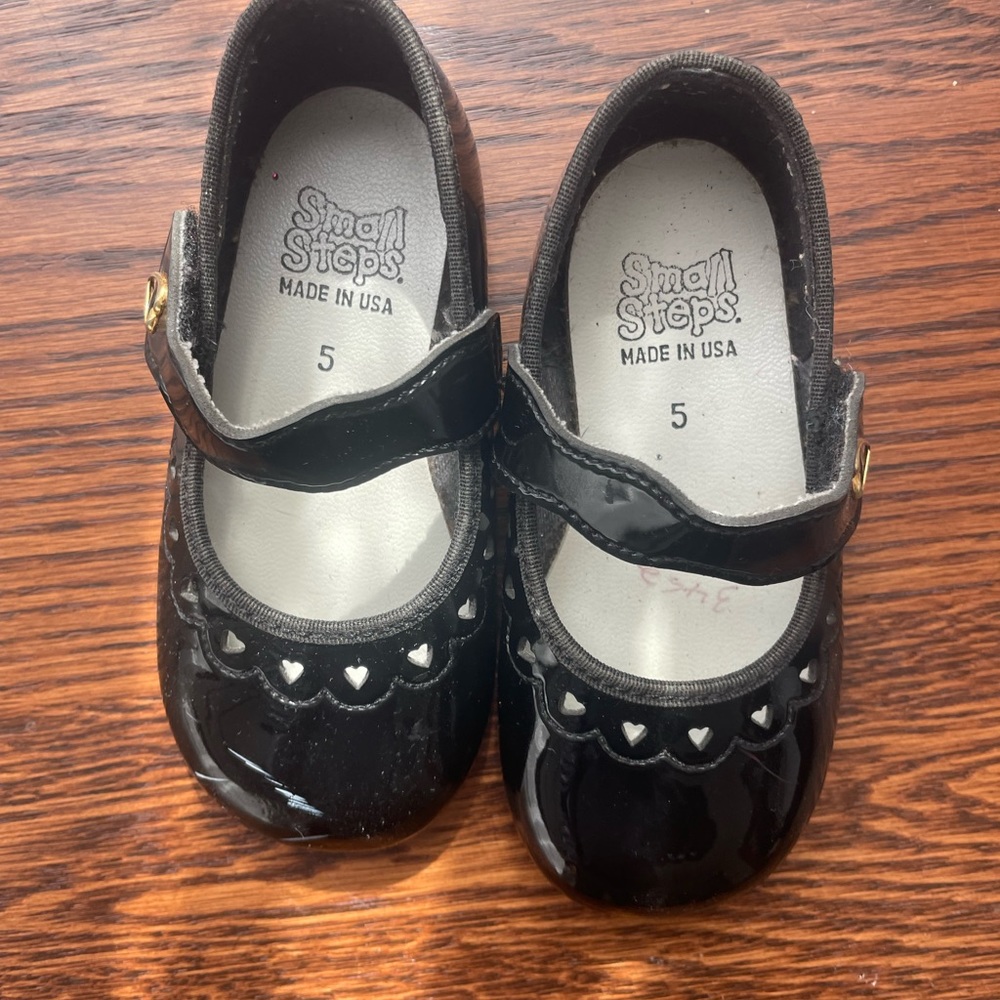 Black dress shoes size 5 toddler
